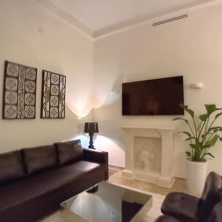 Bari Downtown Luxury Apartment Exteriör bild