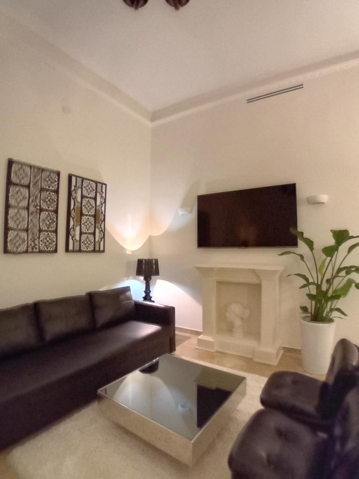 Bari Downtown Luxury Apartment Exteriör bild