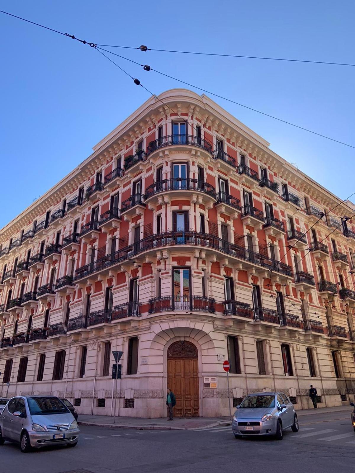 Bari Downtown Luxury Apartment Exteriör bild