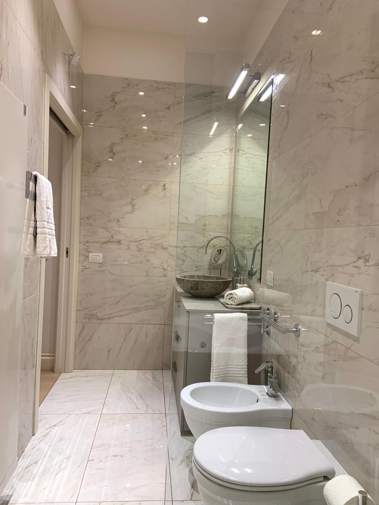 Bari Downtown Luxury Apartment Exteriör bild