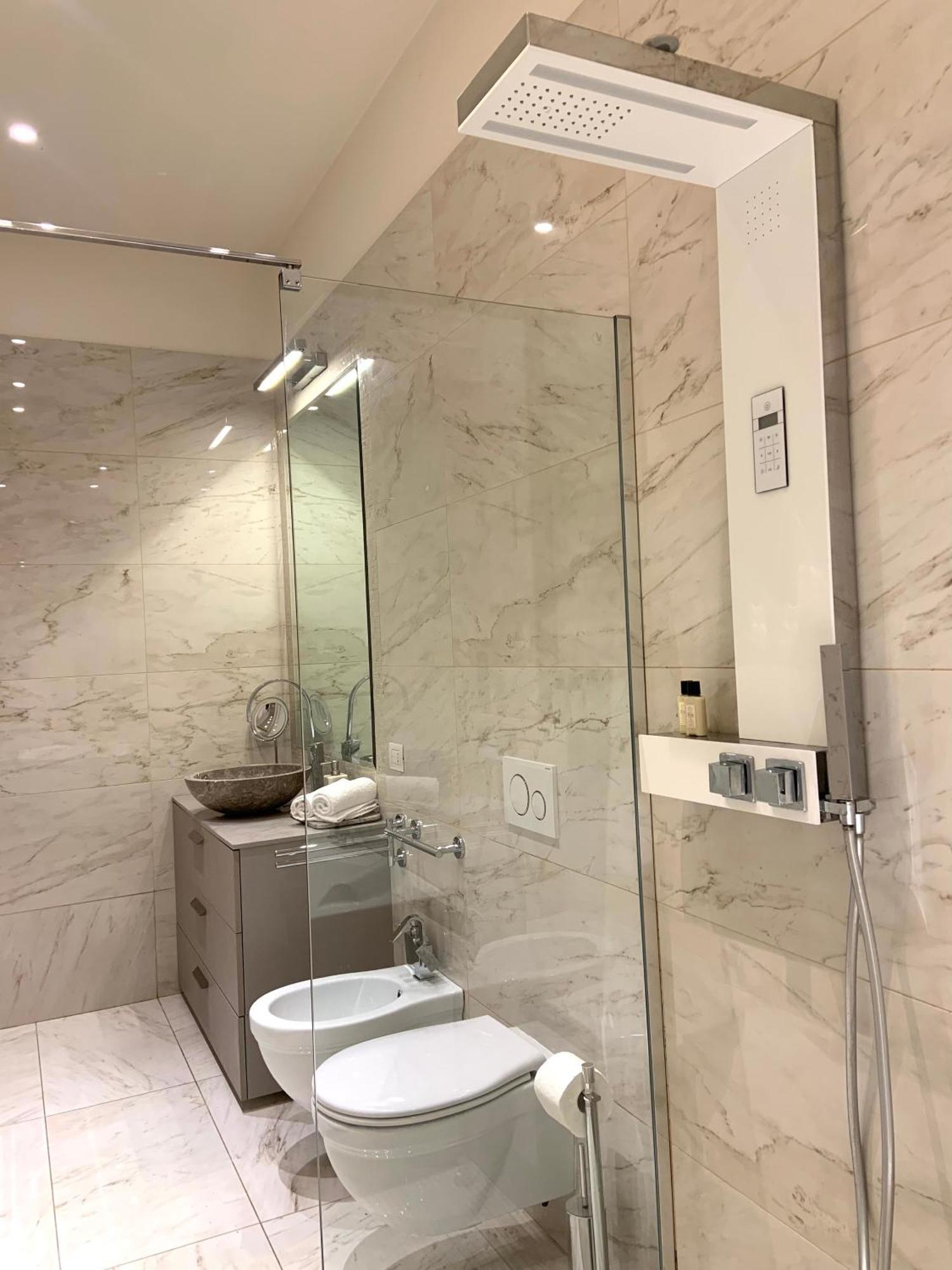 Bari Downtown Luxury Apartment Exteriör bild